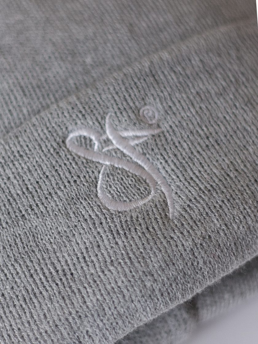 SF Embroidery Beanie grey/white